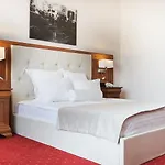 Hotel Athos R.M.T.